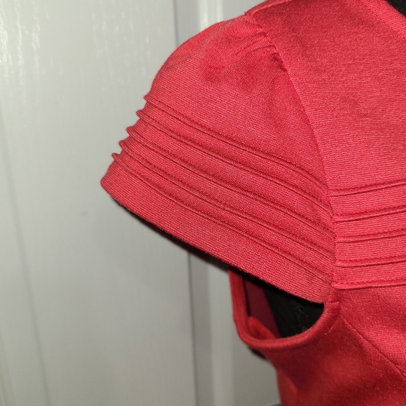 Elle Fitted A-Line Dress w Ribbed Detail - Picture 7 of 14